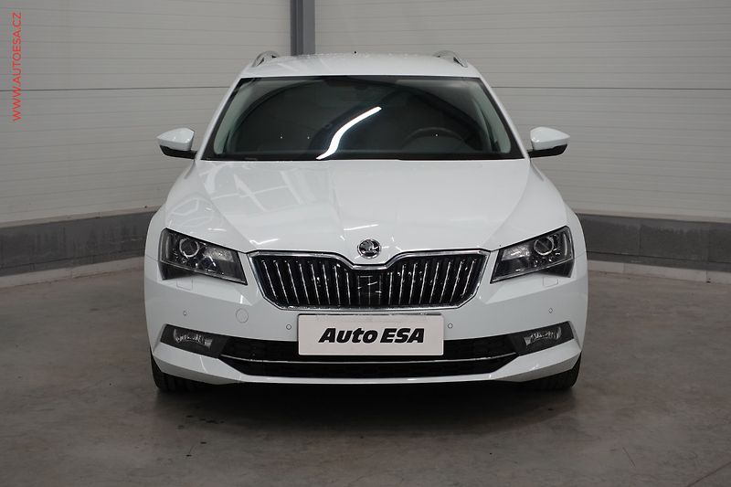 Škoda Superb (2017) 2.0TDi, DSG, bixen, kůže - fotka 2 z 24