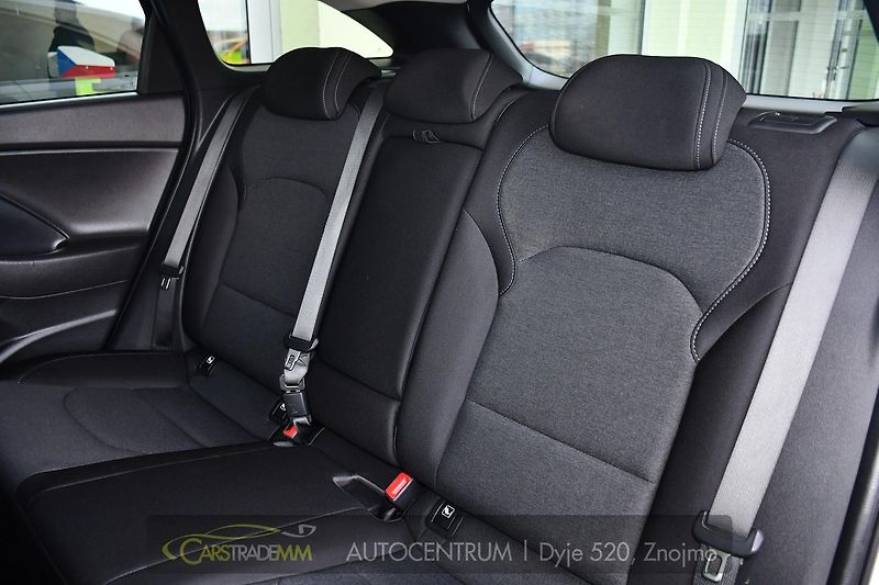 Hyundai i30 1,6CRDi STYLE AUTOMAT - fotka 14 z 48