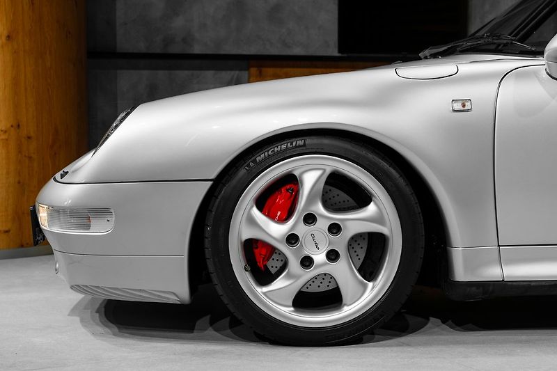 Porsche 911 Turbo - fotka 7 z 35
