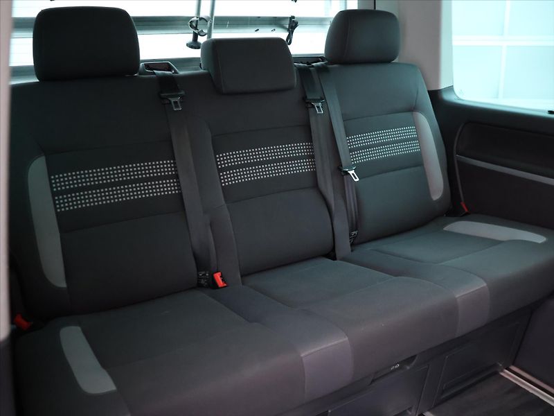 Volkswagen Multivan 2,0 TDI 103kW Highline Tažné - fotka 14 z 34