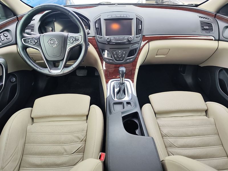 Opel Insignia 2.0 CDTI/125kW Sports AT  4x4 - fotka 15 z 33