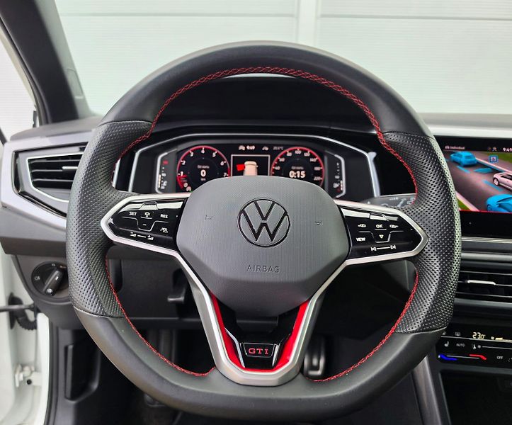 Volkswagen Polo GTI 2.0TSI DSG 152kW DPH 1.Maj - fotka 6 z 22