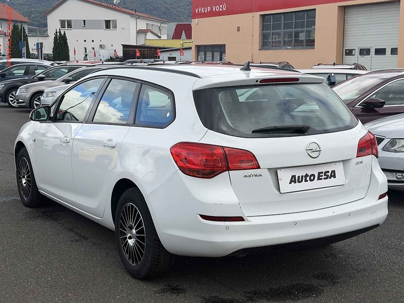 Opel Astra (2015) 1.6 CDTi, ČR, AC, tempo - fotka 6 z 13