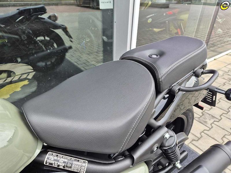 Royal Enfield Shotgun 650 (2026) - fotka 15 z 23