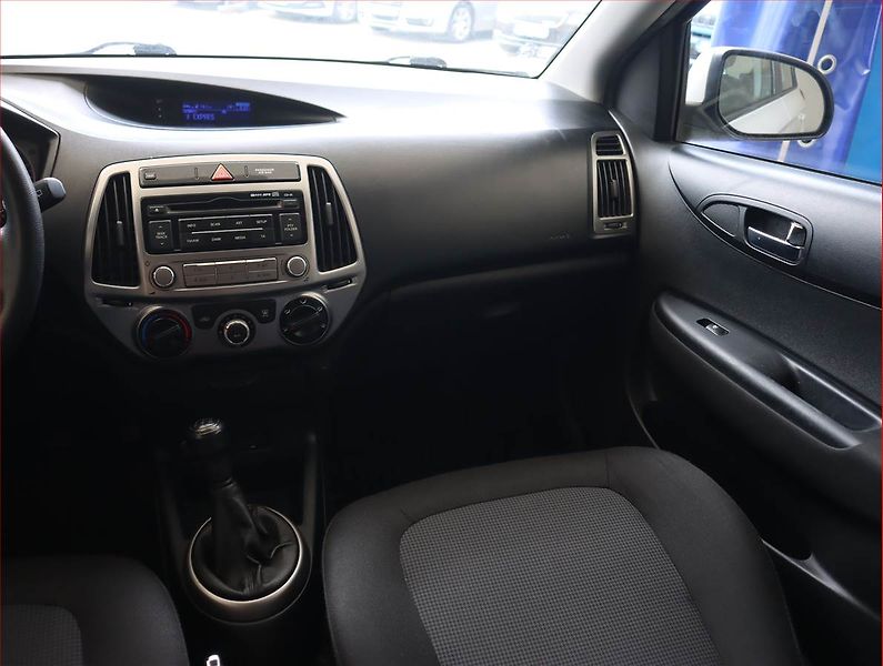 Hyundai i20 (2014) 1.2, Serv.kniha - fotka 8 z 13