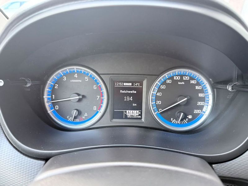 Suzuki SX4 S-Cross Comfort+ 4x4 Navigace /Xenony - fotka 12 z 23