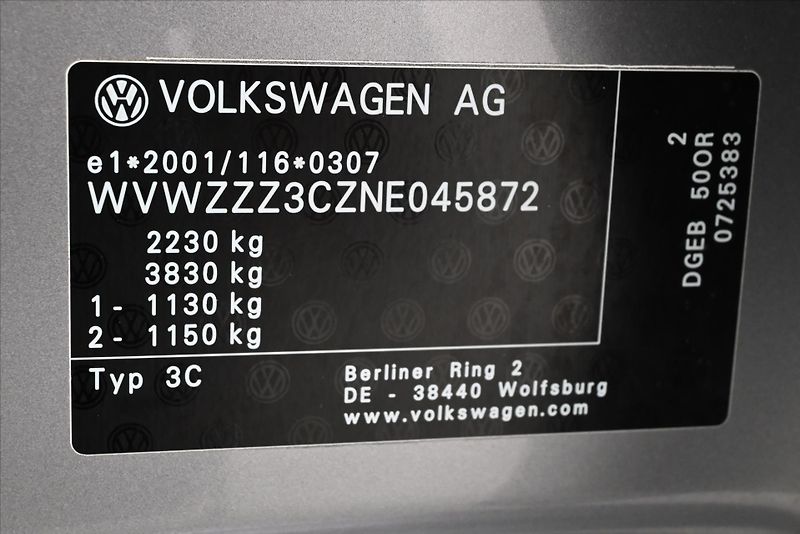Volkswagen Passat 1,4 TSI GTE 160 kW DSG Highlin - fotka 12 z 32