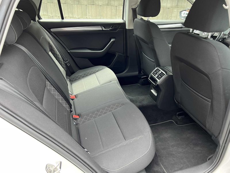 Škoda Superb 2.0 TDi 110 kW FACELIFT MR2020 - fotka 7 z 13