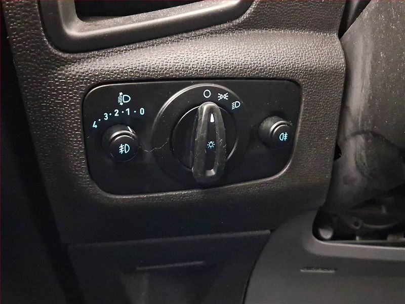 Ford EcoSport (2014) 1.5 Ti-VCT, Park. senzory - fotka 18 z 21