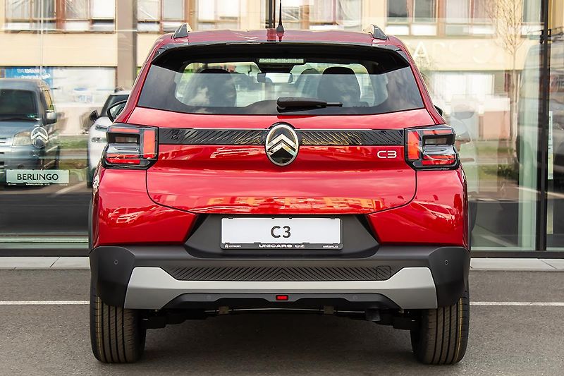 Citroën C3 (2026) 1,2 PLUS Turbo 100k+ZIMNÍ PNEU - fotka 6 z 19