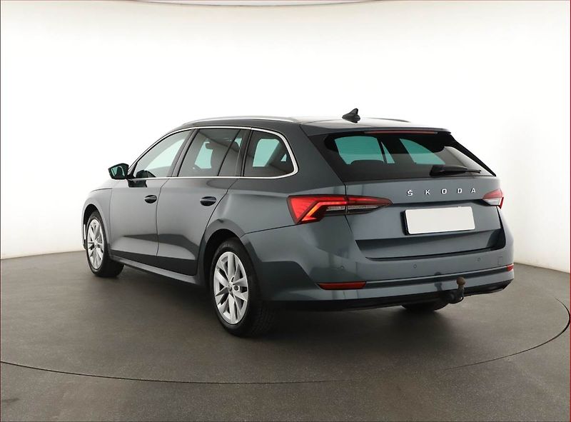 Škoda Octavia (2021) Ambition 1.0 TSI, Navi - fotka 4 z 21