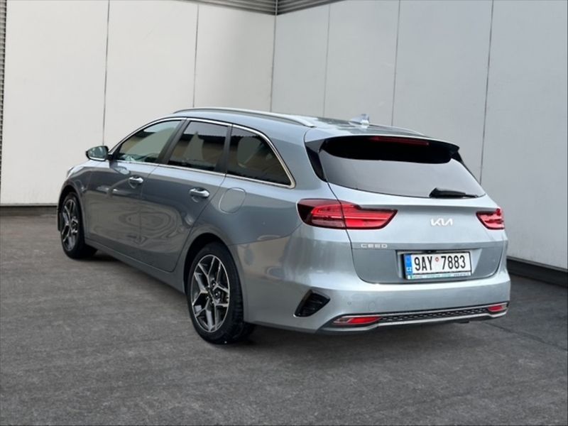 Kia Ceed 1,5 T-GDI 118 Top AT - fotka 4 z 11