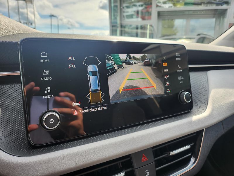 Škoda Scala Top Selection 1.0 TSI 85kW DSG - fotka 13 z 27