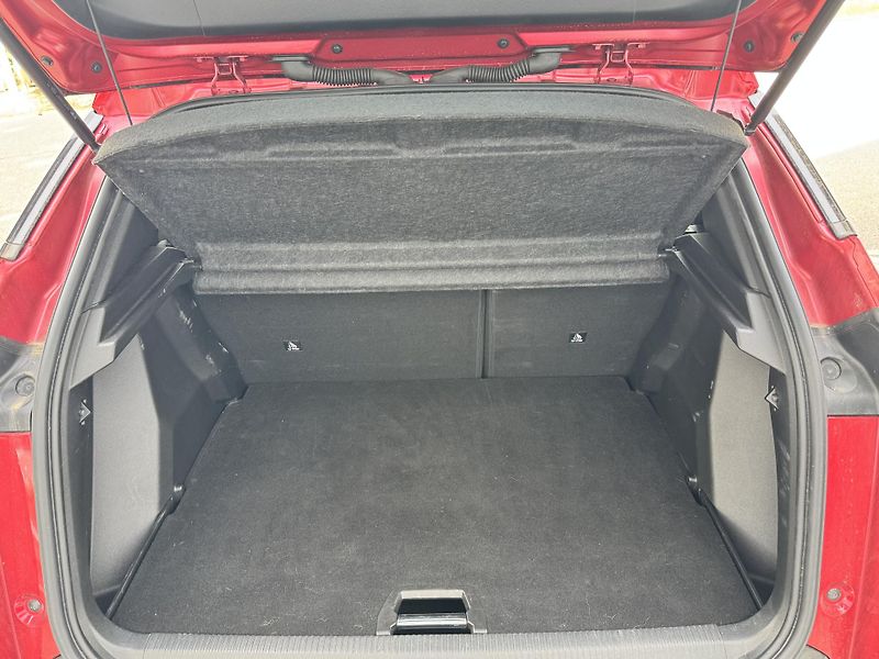 Peugeot 2008 (2025) Allure 1.2 PureTech 100k MAN6 - fotka 6 z 6