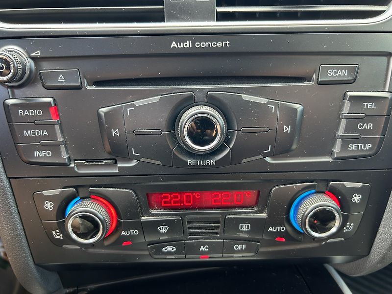 Audi A4 (2010) 2.0 TDi 105 KW manuál  - fotka 23 z 24