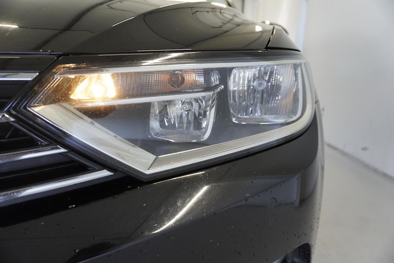 Volkswagen Passat 2.0TDi HIGHLINE DSG - fotka 3 z 42