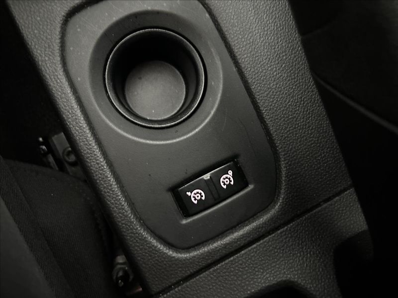 Dacia Duster 1,6   SCe,COMFORT,SERVISKA - fotka 19 z 25