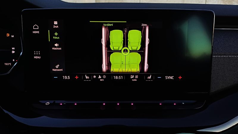 Škoda Octavia TDI 110kW DSG 4x4-1.maj-ČR-TZ- - fotka 48 z 50