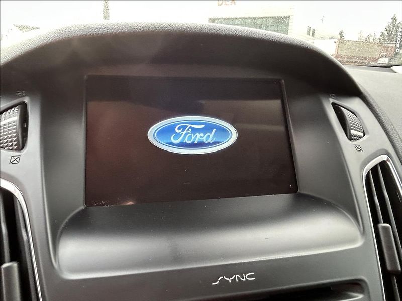 Ford Focus 1,5 TDCi 88kW,Xenon,Navi,Výhře - fotka 21 z 38