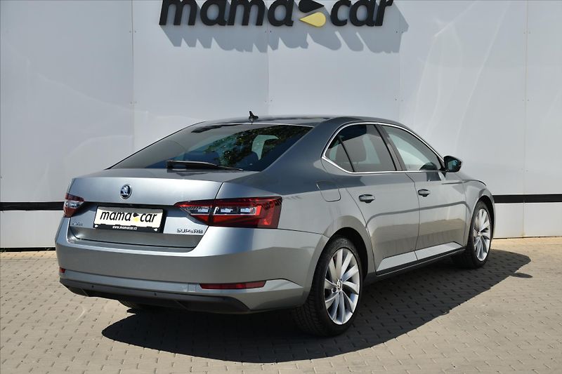 Škoda Superb 2.0 TDI 140kW DSG STYLE ČR - fotka 7 z 32