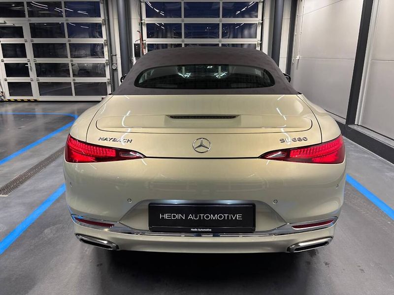 Mercedes-Benz SL (2026) Maybach 680 Monogram Series - fotka 8 z 10