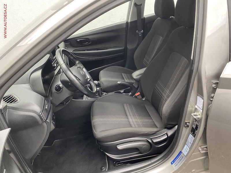 Hyundai i20 (2021) 1.2 MPi, 2.maj,ČR, servis - fotka 9 z 16