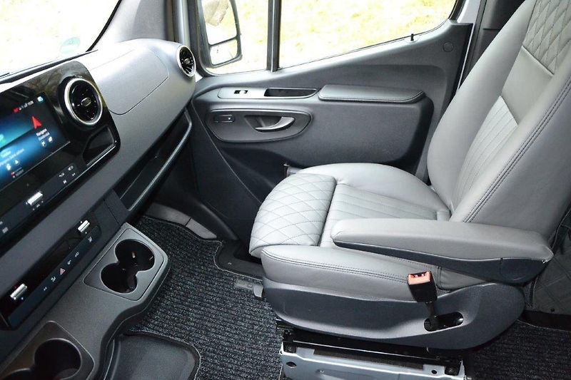Mercedes-Benz  317 9G Camper - vestavba - fotka 17 z 58
