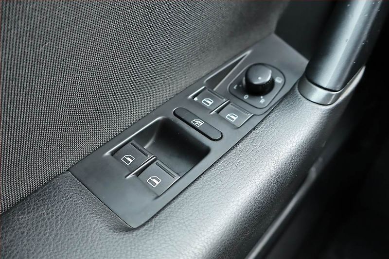 Volkswagen Passat (2014) 1.6 TDI, Navi, Tempomat - fotka 21 z 22