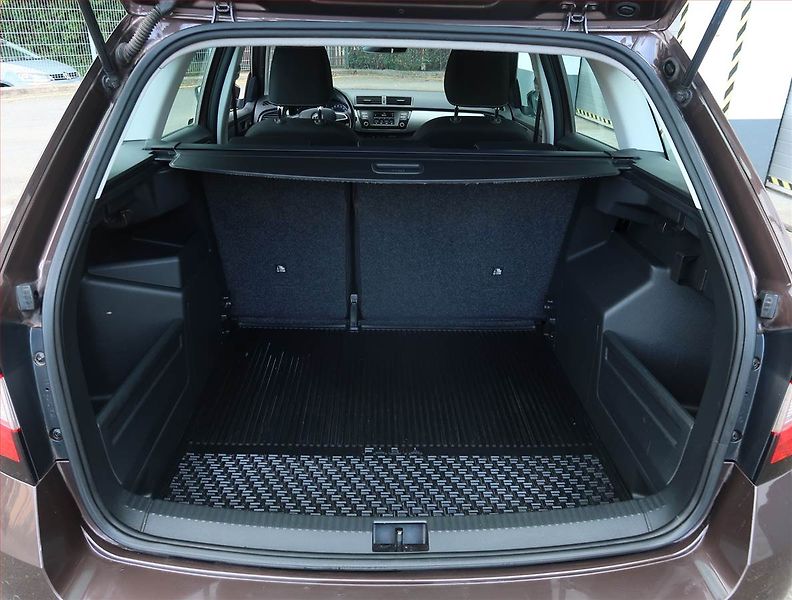 Škoda Fabia (2015) Style 1.2 TSI, ČR,1.maj - fotka 13 z 19