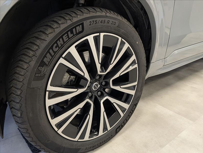 Volvo XC90 T8 Plus Dark Recharge AWD - fotka 5 z 39