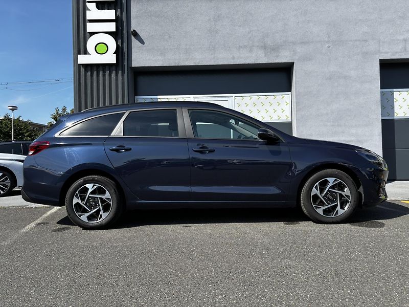 Hyundai i30 (2025) Kombi Family 1.5i  - fotka 2 z 14