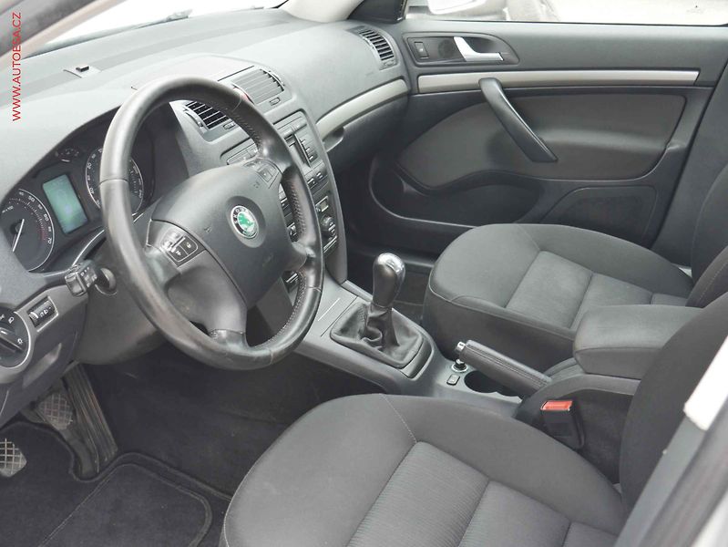 Škoda Octavia (2006) 2.0FSi, autoAC - fotka 9 z 14
