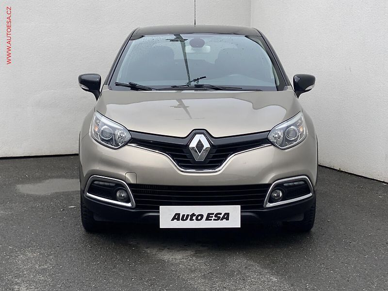 Renault Captur (2015) 1.2 TCe, Intense, AT, TZ - fotka 2 z 18