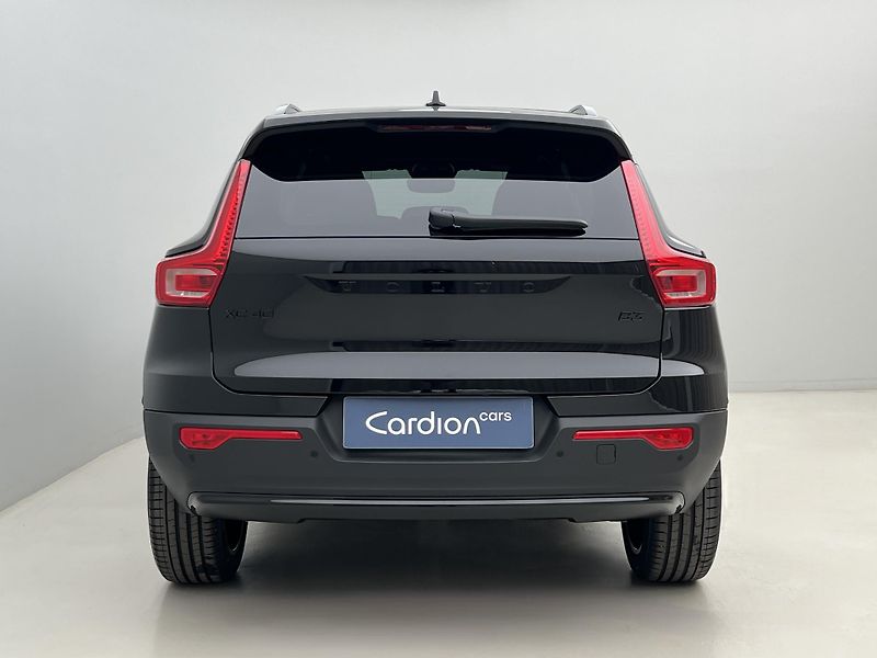 Volvo XC40 (2026) B3 BLACK EDITION PLUS AUT - fotka 9 z 43