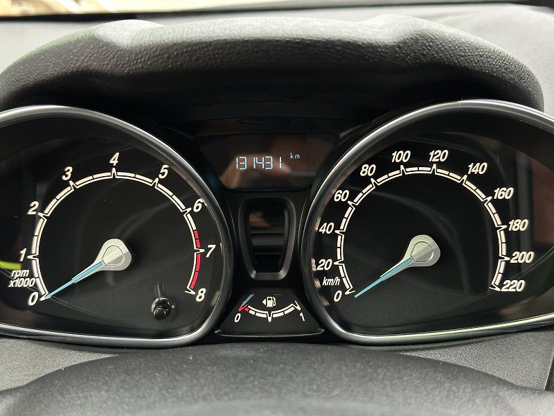 Ford Fiesta 1.0 EB 74kW KLIMA Tempomat PDC - fotka 19 z 35