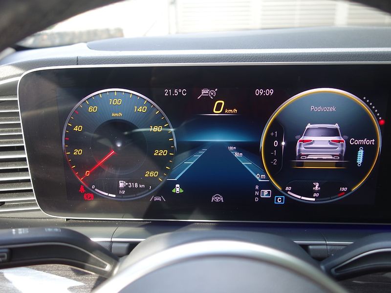 Mercedes-Benz GLS (2020) 350D*4M*WEBASTO*MASÁŽ*69000KM! - fotka 36 z 50