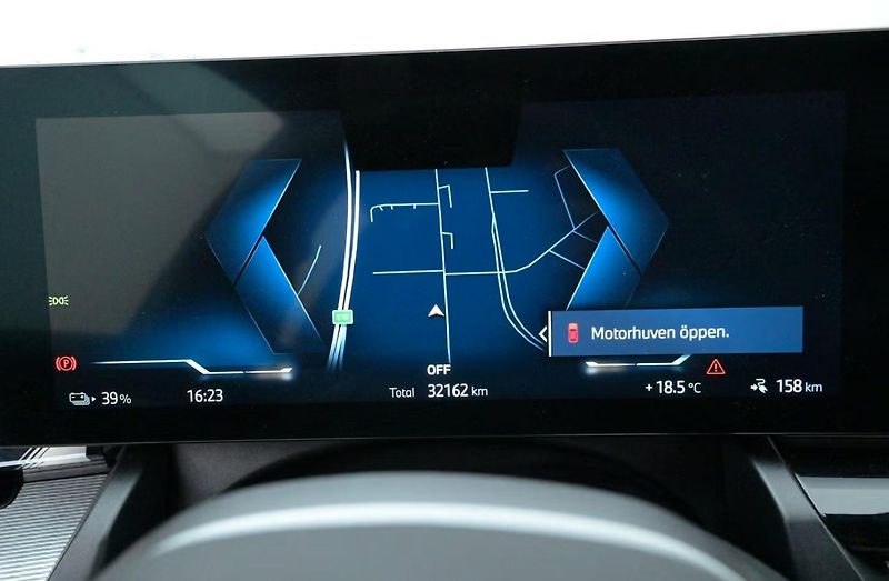 BMW i5 xDrive40 Touring M SoH 96% Taž - fotka 7 z 26