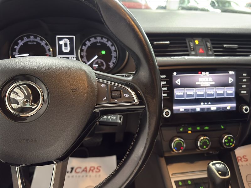 Škoda Octavia 2,0   TDI 110KW FULL LED KAMER - fotka 9 z 31