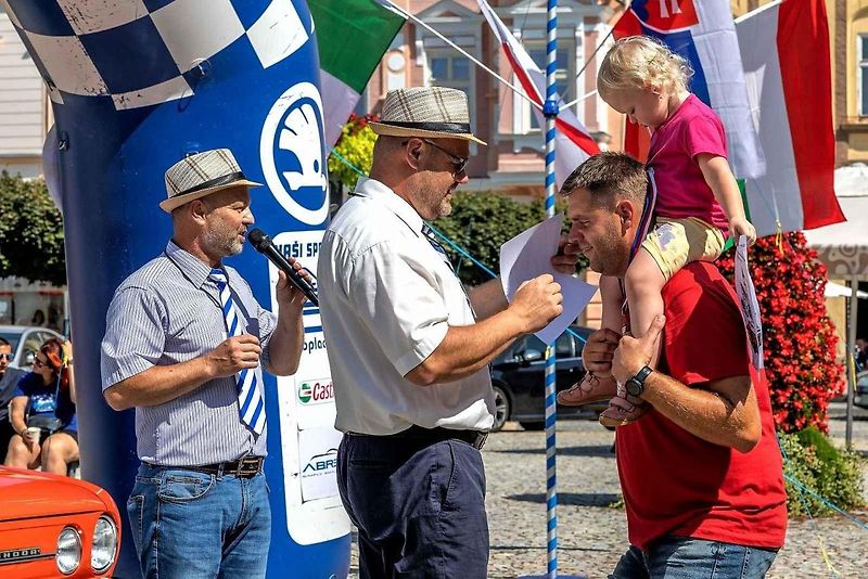 Sraz veteránů Škoda 110R v Uničově