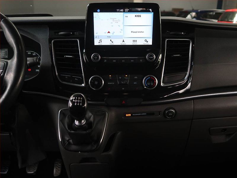 Ford Tourneo Custom (2018) Titanium 2.0 EcoBlue, ČR - fotka 12 z 20