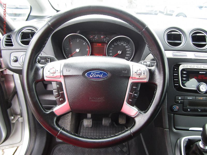 Ford S-MAX (2012) 2.0TDCi, autoAC, temp - fotka 15 z 18