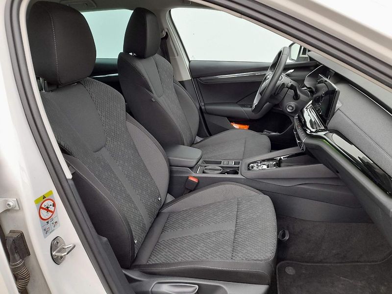 Škoda Octavia COMBI STYLE PLUS 2.0TDI 85KW 7 - fotka 16 z 20