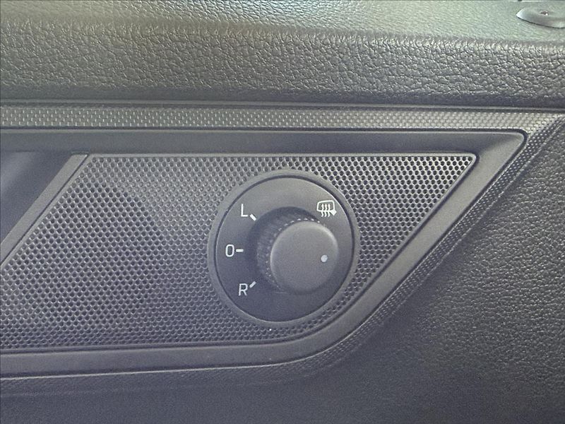 Škoda Fabia 1,0   TSI 70kW,SERVISKA - fotka 10 z 23