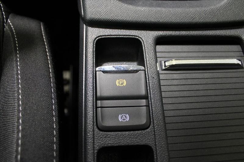 Škoda Octavia 2,0 TDI DSG style 1.majitel CZ - fotka 28 z 32