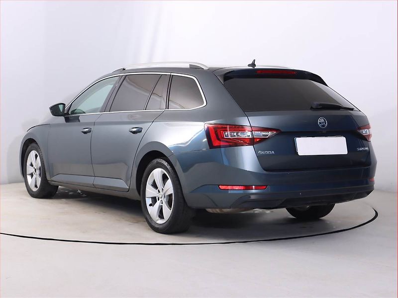 Škoda Superb (2019) 2.0 TDI, Automat, Serv.kniha - fotka 4 z 25