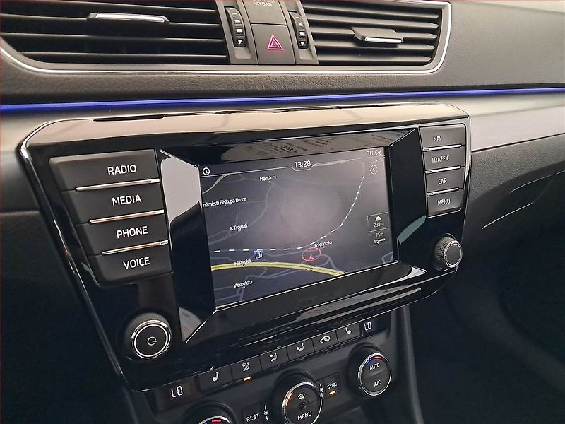 Škoda Superb (2016) Style 2.0 TDI, Automat, Navi - fotka 25 z 26