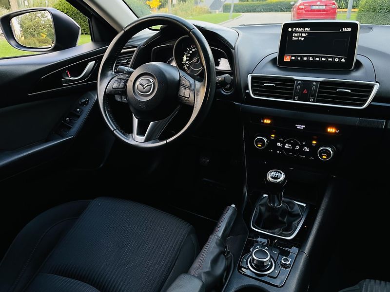 Mazda 3 2.0i MANUÁL VÝHŘEV SENZORY LED - fotka 22 z 40