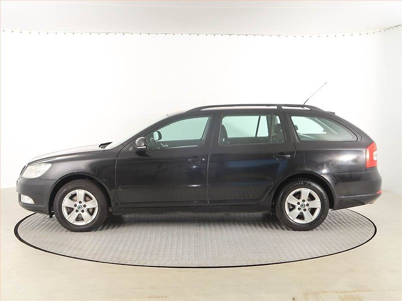 Škoda Octavia (2011) 1.6 TDI, Automat, Serv.kniha - fotka 3 z 17