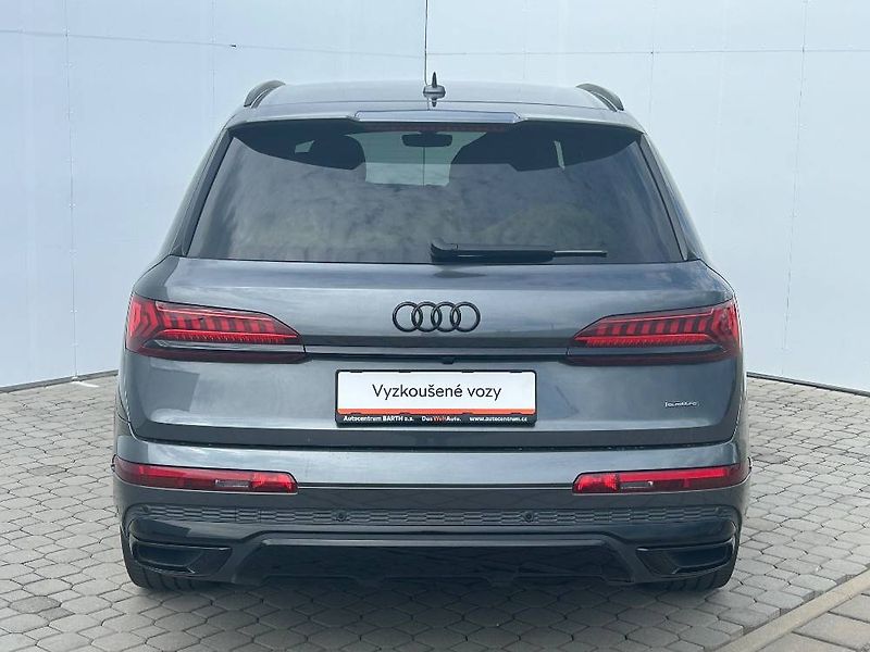 Audi Q7 50 Sline Quattro 8TT 3,0TDI - fotka 24 z 27
