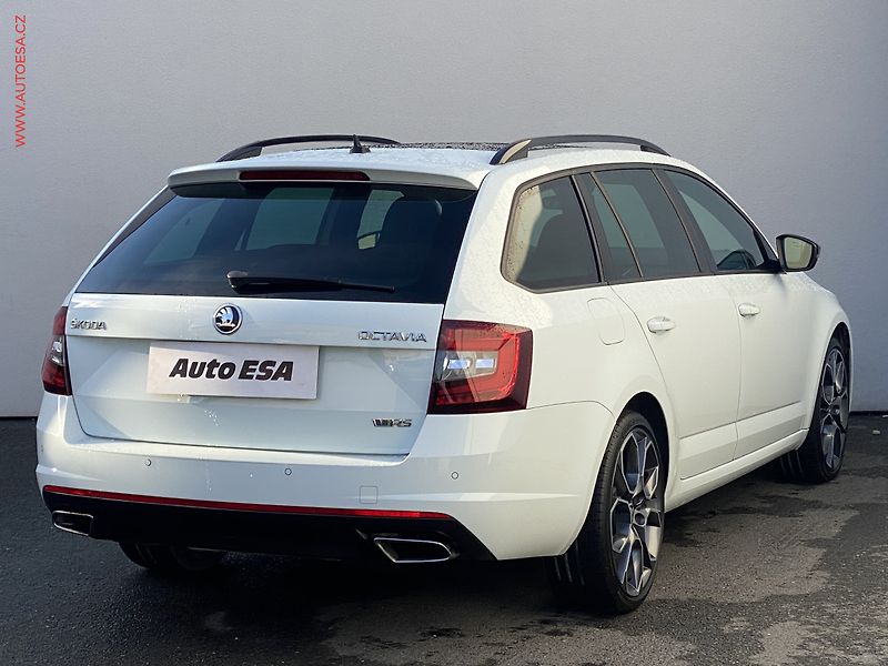 Škoda Octavia (2017) 2.0TDi, RS, LED, panor - fotka 4 z 19